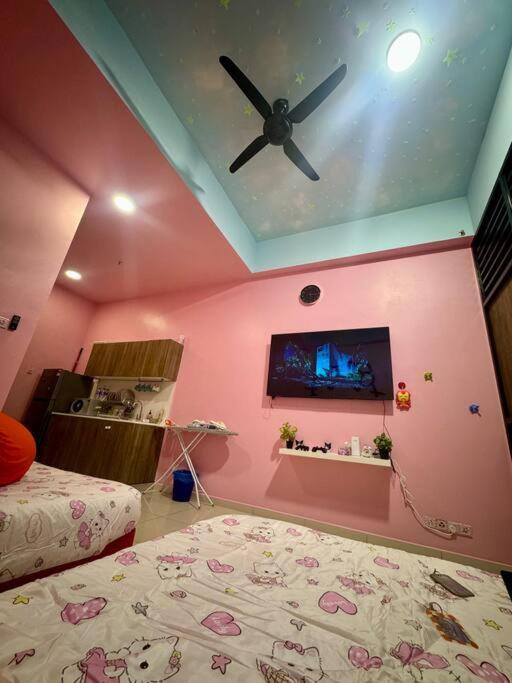Hello Kitty Homestay - Cameron Highlands - Spacious Studio - Perfect For Families - Sleeps 4 And Baby Tanah Rata Exterior foto