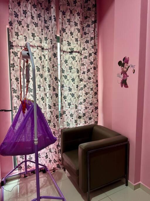 Hello Kitty Homestay - Cameron Highlands - Spacious Studio - Perfect For Families - Sleeps 4 And Baby Tanah Rata Exterior foto
