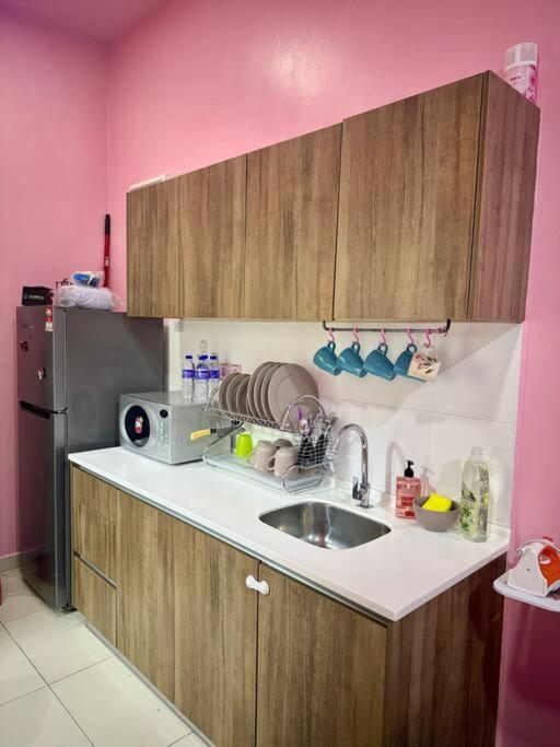 Hello Kitty Homestay - Cameron Highlands - Spacious Studio - Perfect For Families - Sleeps 4 And Baby Tanah Rata Exterior foto