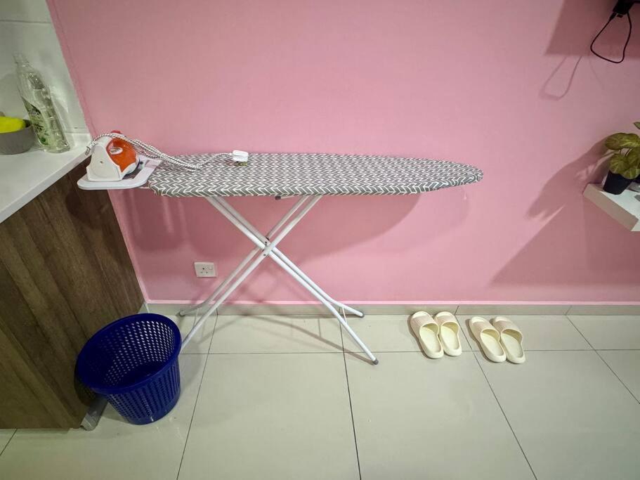 Hello Kitty Homestay - Cameron Highlands - Spacious Studio - Perfect For Families - Sleeps 4 And Baby Tanah Rata Exterior foto